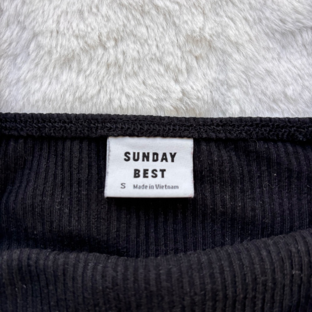 Aritzia Sunday Best Black Ribbed Ruffle Strap Crop Top Size S - Picture 2 of 9